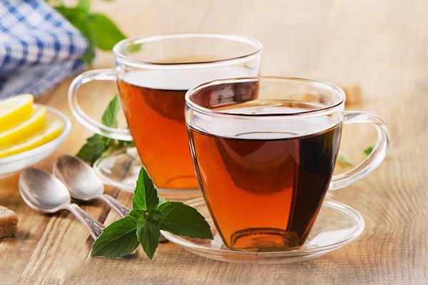 红茶跟绿茶能一起喝吗（红茶和绿茶能放在一起喝吗）